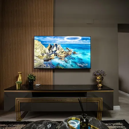 The Black Pearl By Blvd 62b2 - Premium At Ivory Apartment *